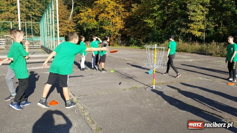Zdjęcie w galerii na portalu naszraciborz.pl: Twarzą w twarz bez Internetu. Nowy projekt w szkole na Ostrogu wiadomości z regionu