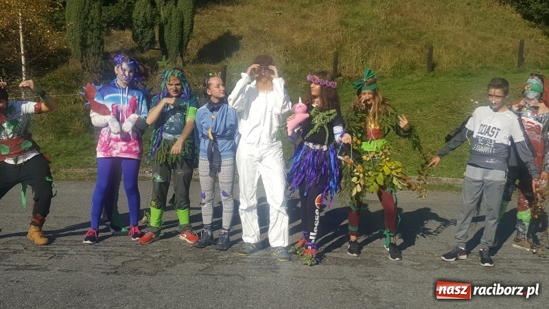 Zdjęcie w galerii na portalu naszraciborz.pl: Twarzą w twarz bez Internetu. Nowy projekt w szkole na Ostrogu wiadomości z regionu