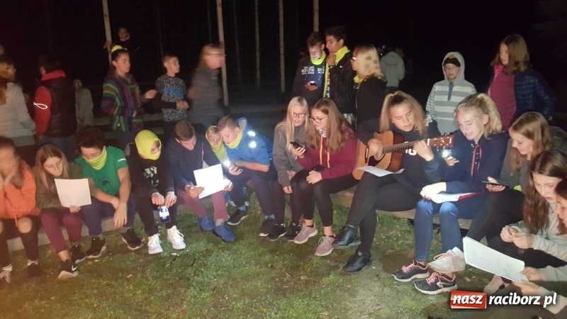 Zdjęcie w galerii na portalu naszraciborz.pl: Twarzą w twarz bez Internetu. Nowy projekt w szkole na Ostrogu wiadomości z regionu