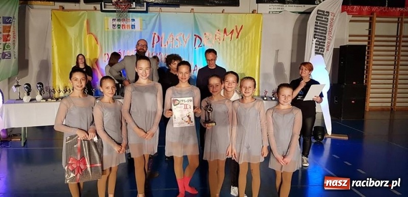 Zdjęcie w galerii na portalu naszraciborz.pl: Dobry wynik raciborskiej Skazy na Pląsach Dramy w Pyskowicach wiadomości z regionu