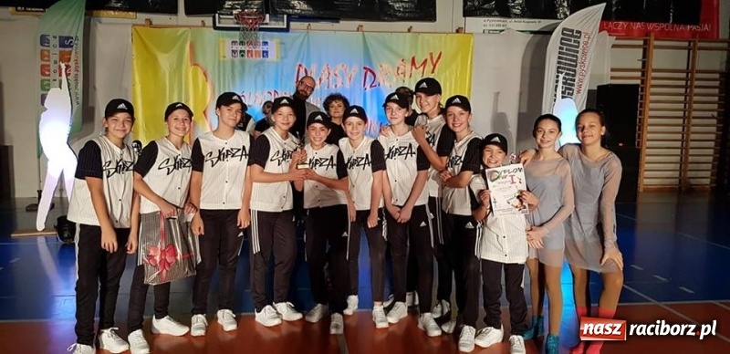 Zdjęcie w galerii na portalu naszraciborz.pl: Dobry wynik raciborskiej Skazy na Pląsach Dramy w Pyskowicach wiadomości z regionu