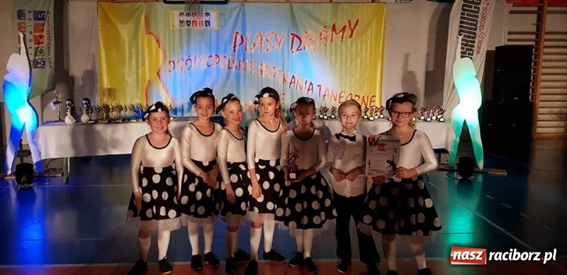 Zdjęcie w galerii na portalu naszraciborz.pl: Dobry wynik raciborskiej Skazy na Pląsach Dramy w Pyskowicach wiadomości z regionu