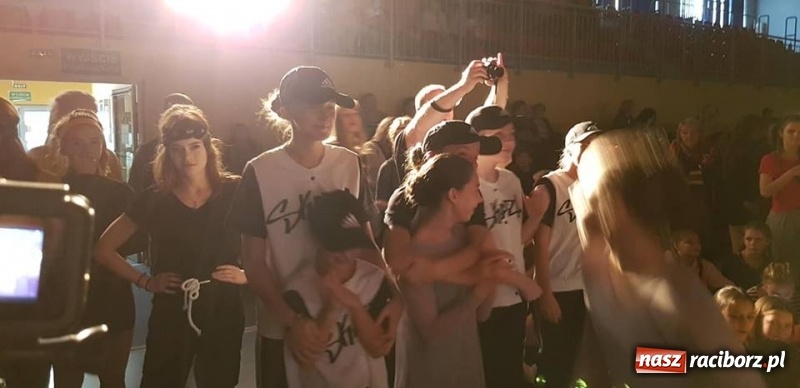 Zdjęcie w galerii na portalu naszraciborz.pl: Dobry wynik raciborskiej Skazy na Pląsach Dramy w Pyskowicach wiadomości z regionu