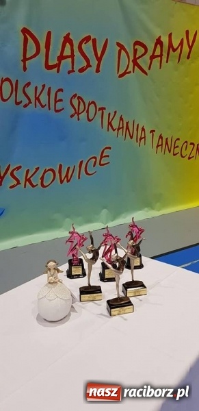 Zdjęcie w galerii na portalu naszraciborz.pl: Dobry wynik raciborskiej Skazy na Pląsach Dramy w Pyskowicach wiadomości z regionu