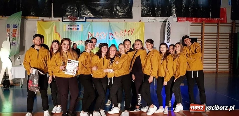 Zdjęcie w galerii na portalu naszraciborz.pl: Dobry wynik raciborskiej Skazy na Pląsach Dramy w Pyskowicach wiadomości z regionu