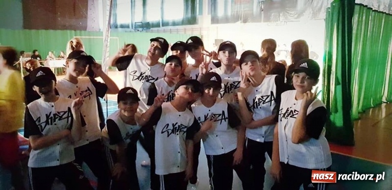 Zdjęcie w galerii na portalu naszraciborz.pl: Dobry wynik raciborskiej Skazy na Pląsach Dramy w Pyskowicach wiadomości z regionu