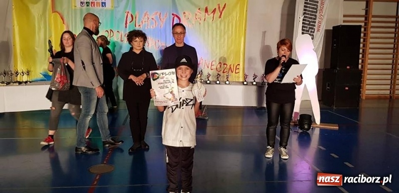 Zdjęcie w galerii na portalu naszraciborz.pl: Dobry wynik raciborskiej Skazy na Pląsach Dramy w Pyskowicach wiadomości z regionu