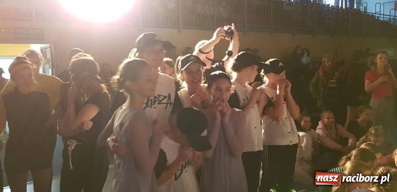 Zdjęcie w galerii na portalu naszraciborz.pl: Dobry wynik raciborskiej Skazy na Pląsach Dramy w Pyskowicach wiadomości z regionu