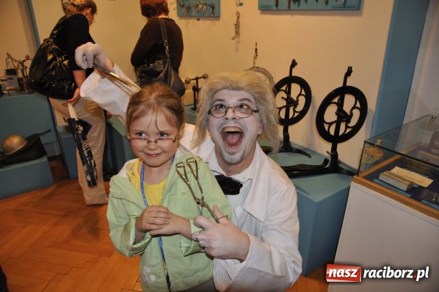 Zdjęcie w galerii na portalu naszraciborz.pl: Fenomenalny Wieczór w Muzeum wiadomości z regionu