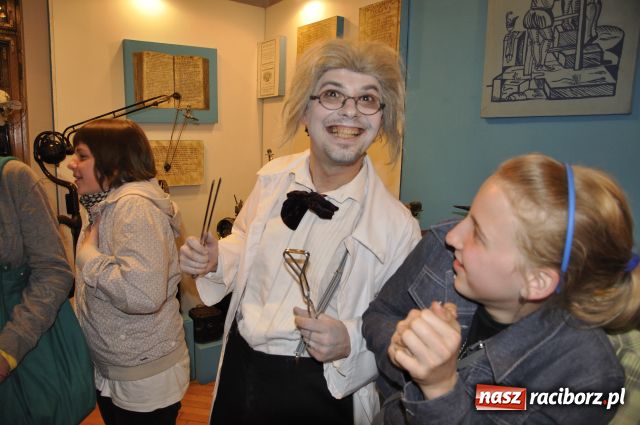 Zdjęcie w galerii na portalu naszraciborz.pl: Fenomenalny Wieczór w Muzeum wiadomości z regionu