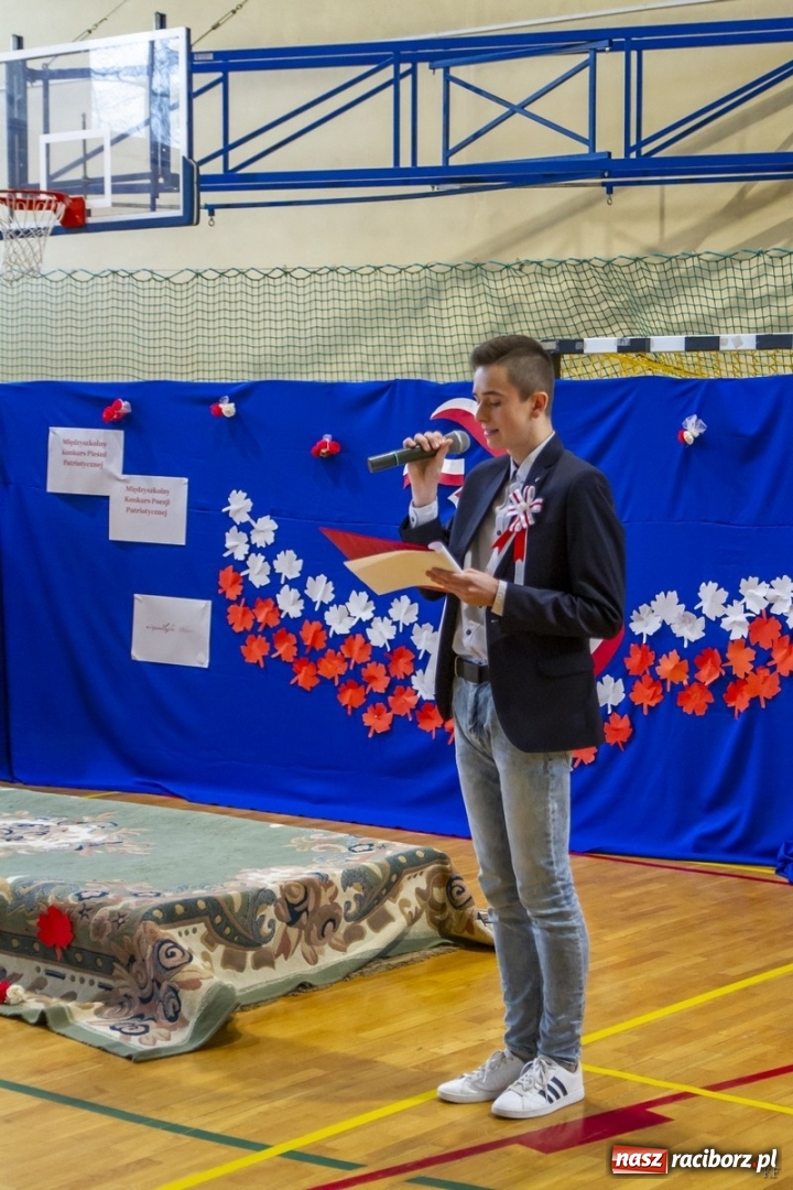 Zdjęcie w galerii na portalu naszraciborz.pl: W Kornowacu śpiewali i recytowali dla Niepodległej wiadomości z regionu