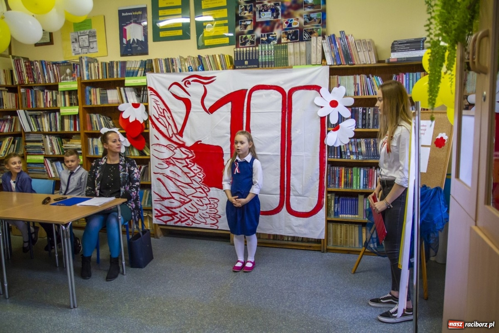 Zdjęcie w galerii na portalu naszraciborz.pl: W Kornowacu śpiewali i recytowali dla Niepodległej wiadomości z regionu