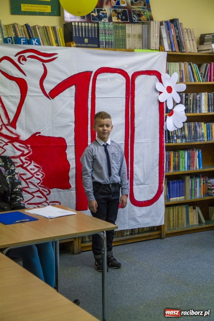 Zdjęcie w galerii na portalu naszraciborz.pl: W Kornowacu śpiewali i recytowali dla Niepodległej wiadomości z regionu