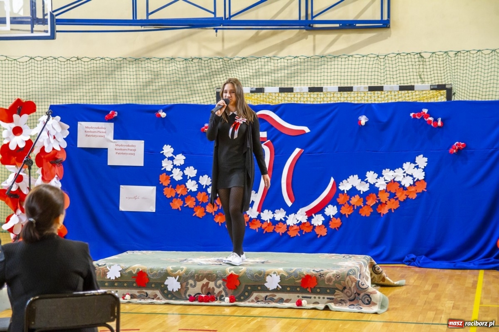 Zdjęcie w galerii na portalu naszraciborz.pl: W Kornowacu śpiewali i recytowali dla Niepodległej wiadomości z regionu