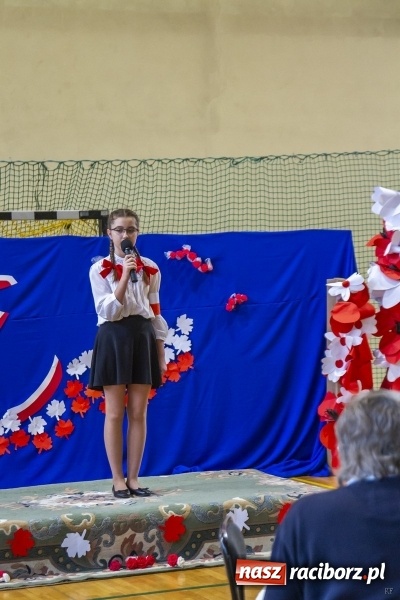 Zdjęcie w galerii na portalu naszraciborz.pl: W Kornowacu śpiewali i recytowali dla Niepodległej wiadomości z regionu