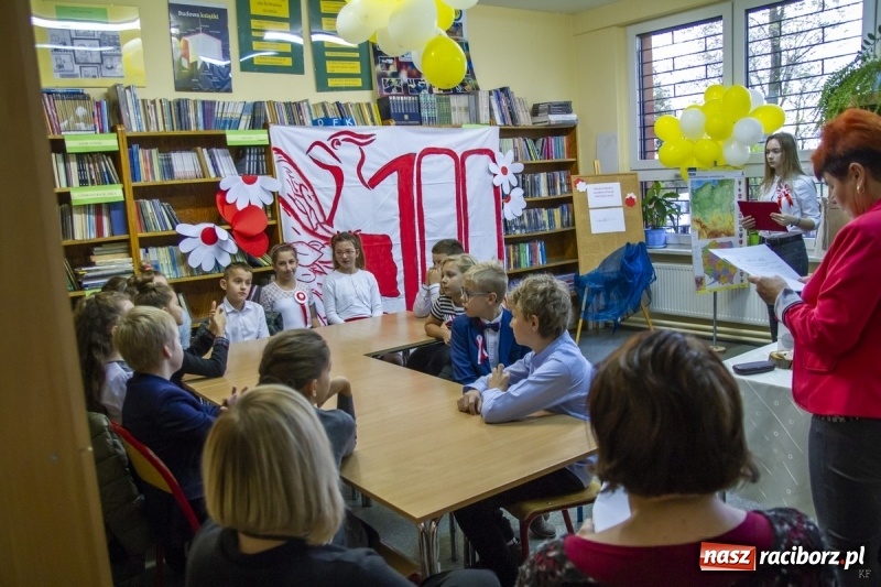 Zdjęcie w galerii na portalu naszraciborz.pl: W Kornowacu śpiewali i recytowali dla Niepodległej wiadomości z regionu