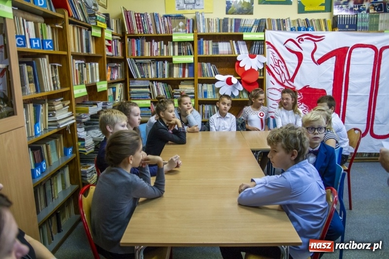 Zdjęcie w galerii na portalu naszraciborz.pl: W Kornowacu śpiewali i recytowali dla Niepodległej wiadomości z regionu