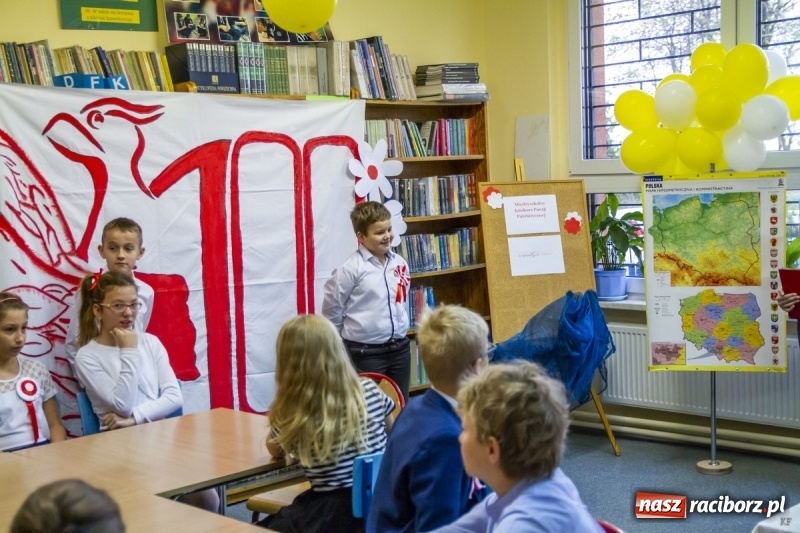 Zdjęcie w galerii na portalu naszraciborz.pl: W Kornowacu śpiewali i recytowali dla Niepodległej wiadomości z regionu