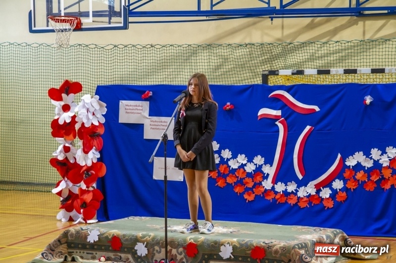 Zdjęcie w galerii na portalu naszraciborz.pl: W Kornowacu śpiewali i recytowali dla Niepodległej wiadomości z regionu