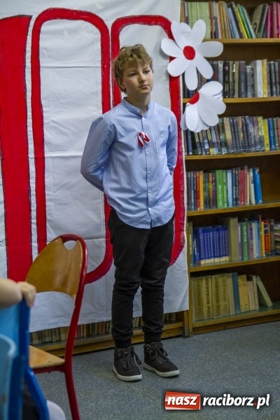 Zdjęcie w galerii na portalu naszraciborz.pl: W Kornowacu śpiewali i recytowali dla Niepodległej wiadomości z regionu