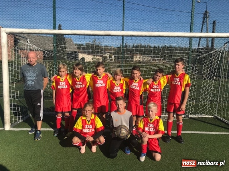 Zdjęcie w galerii na portalu naszraciborz.pl: Nędza i Grzegorzowice awansowały do powiatowego finału Pucharu Tymbarku wiadomości z regionu