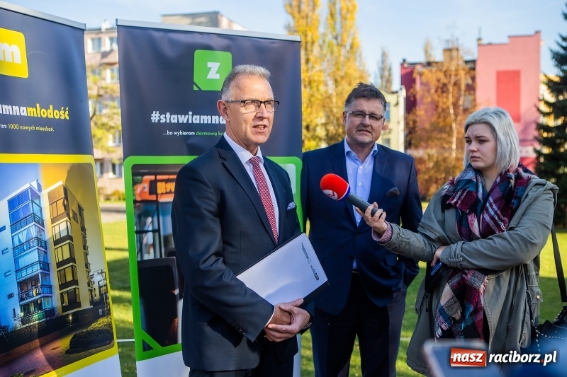 Zdjęcie w galerii na portalu naszraciborz.pl: Polityka miłości i politycznej korupcji. Mirosław Lenk o swoim rywalu w II turze WIDEO wiadomości z regionu