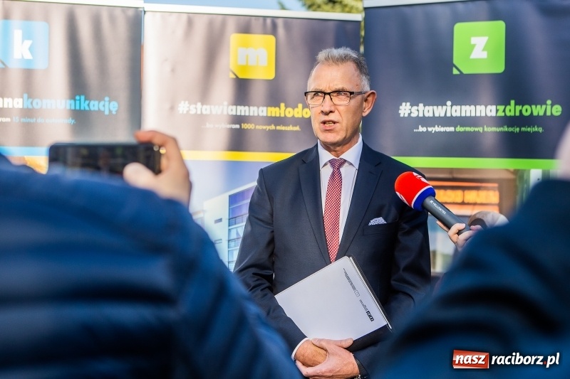 Zdjęcie w galerii na portalu naszraciborz.pl: Polityka miłości i politycznej korupcji. Mirosław Lenk o swoim rywalu w II turze WIDEO wiadomości z regionu