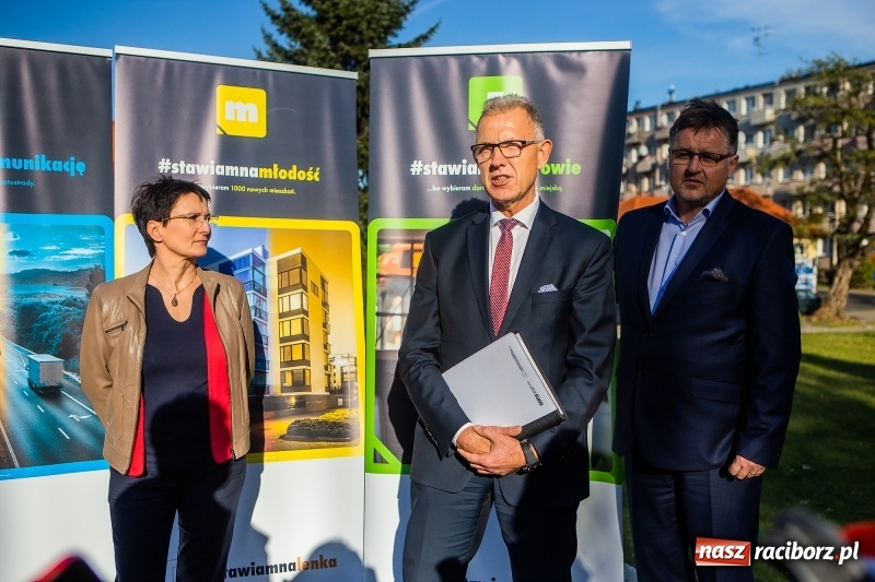 Zdjęcie w galerii na portalu naszraciborz.pl: Polityka miłości i politycznej korupcji. Mirosław Lenk o swoim rywalu w II turze WIDEO wiadomości z regionu