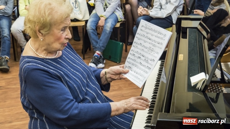 Zdjęcie w galerii na portalu naszraciborz.pl: Wybitna polska pianistka na warsztatach w Raciborzu FOTO i WIDEO wiadomości z regionu