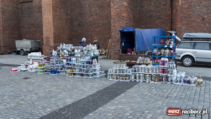 Zdjęcie w galerii na portalu naszraciborz.pl: Racibórz gotowy na Wszystkich Świętych i Dzień Zaduszny. Groby z roku na rok odwiedza coraz mniej osób wiadomości z regionu