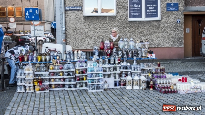 Zdjęcie w galerii na portalu naszraciborz.pl: Racibórz gotowy na Wszystkich Świętych i Dzień Zaduszny. Groby z roku na rok odwiedza coraz mniej osób wiadomości z regionu