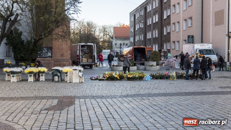 Zdjęcie w galerii na portalu naszraciborz.pl: Racibórz gotowy na Wszystkich Świętych i Dzień Zaduszny. Groby z roku na rok odwiedza coraz mniej osób wiadomości z regionu
