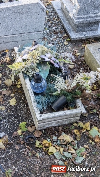 Zdjęcie w galerii na portalu naszraciborz.pl: Racibórz gotowy na Wszystkich Świętych i Dzień Zaduszny. Groby z roku na rok odwiedza coraz mniej osób wiadomości z regionu