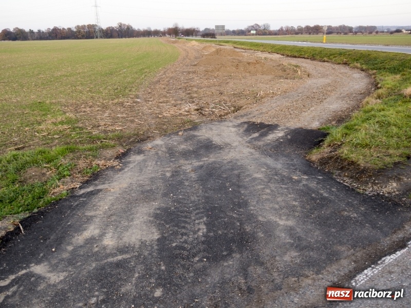 Zdjęcie w galerii na portalu naszraciborz.pl: Powstaje droga rowerowa na Łężczok. Budowa potrwa jeszcze blisko rok wiadomości z regionu