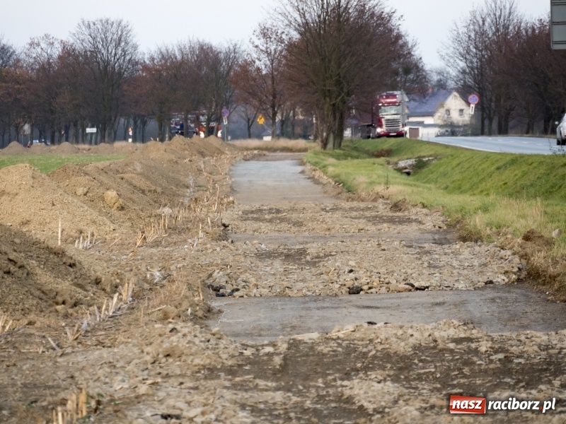 Zdjęcie w galerii na portalu naszraciborz.pl: Powstaje droga rowerowa na Łężczok. Budowa potrwa jeszcze blisko rok wiadomości z regionu
