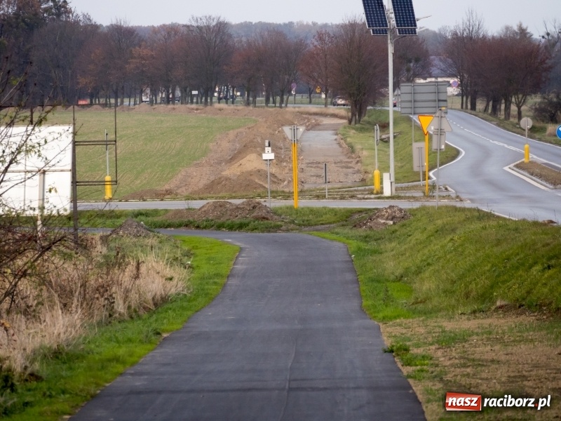 Zdjęcie w galerii na portalu naszraciborz.pl: Powstaje droga rowerowa na Łężczok. Budowa potrwa jeszcze blisko rok wiadomości z regionu