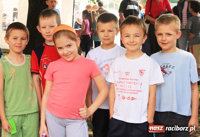 Zdjęcie w galerii na portalu naszraciborz.pl: Dorośli, młodzież i dzieci promują bieganie wiadomości z regionu