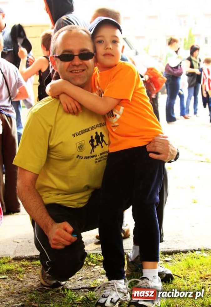 Zdjęcie w galerii na portalu naszraciborz.pl: Dorośli, młodzież i dzieci promują bieganie wiadomości z regionu