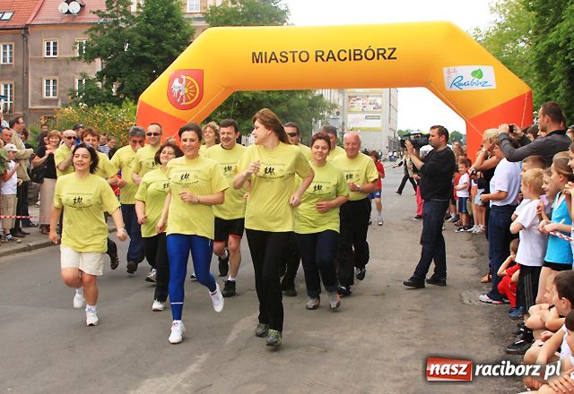 Zdjęcie w galerii na portalu naszraciborz.pl: Dorośli, młodzież i dzieci promują bieganie wiadomości z regionu