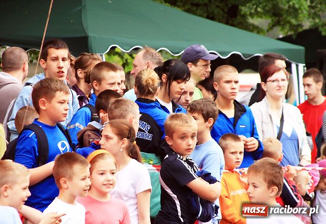 Zdjęcie w galerii na portalu naszraciborz.pl: Dorośli, młodzież i dzieci promują bieganie wiadomości z regionu