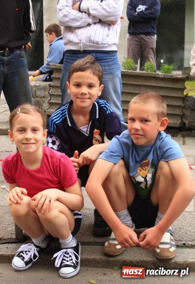 Zdjęcie w galerii na portalu naszraciborz.pl: Dorośli, młodzież i dzieci promują bieganie wiadomości z regionu