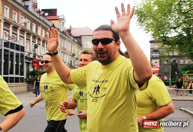 Zdjęcie w galerii na portalu naszraciborz.pl: Dorośli, młodzież i dzieci promują bieganie wiadomości z regionu