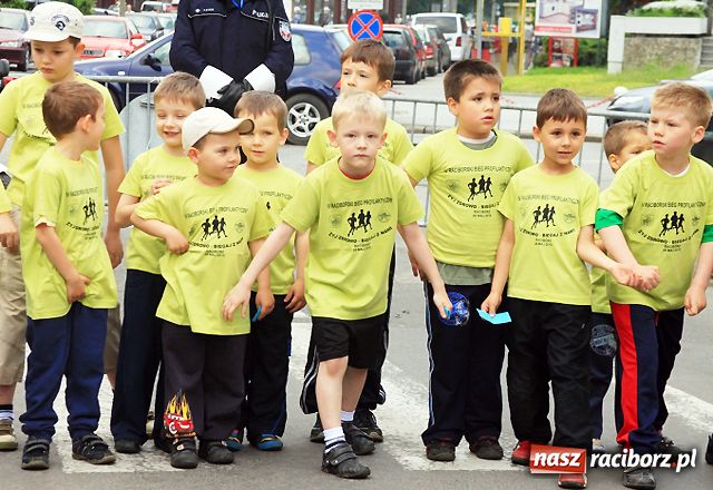 Zdjęcie w galerii na portalu naszraciborz.pl: Dorośli, młodzież i dzieci promują bieganie wiadomości z regionu