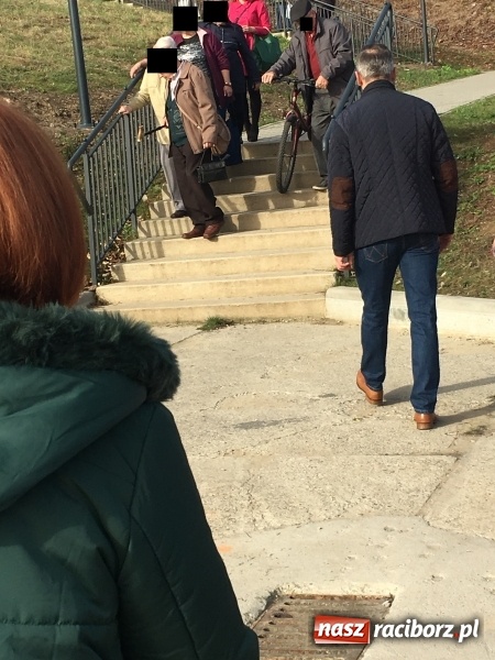 Zdjęcie w galerii na portalu naszraciborz.pl: Pomyślano o pięknych widokach, ale nie o matkach z wózkami i rowerzystach wiadomości z regionu
