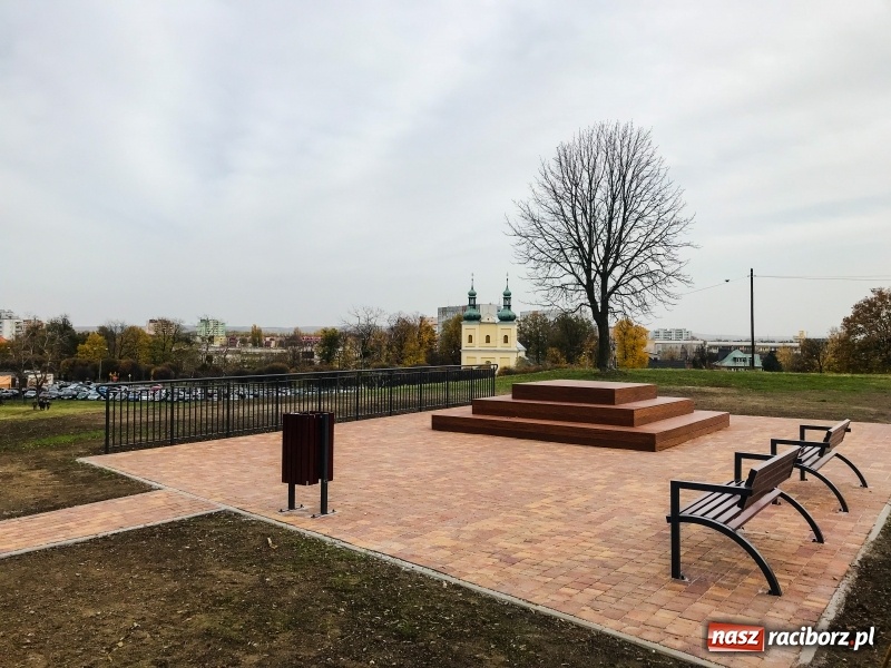 Zdjęcie w galerii na portalu naszraciborz.pl: Pomyślano o pięknych widokach, ale nie o matkach z wózkami i rowerzystach wiadomości z regionu