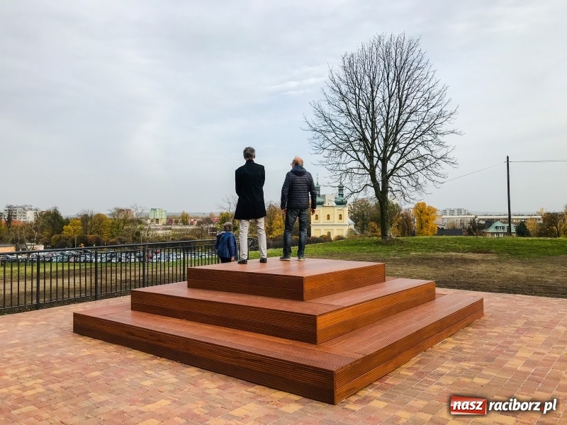 Zdjęcie w galerii na portalu naszraciborz.pl: Pomyślano o pięknych widokach, ale nie o matkach z wózkami i rowerzystach wiadomości z regionu