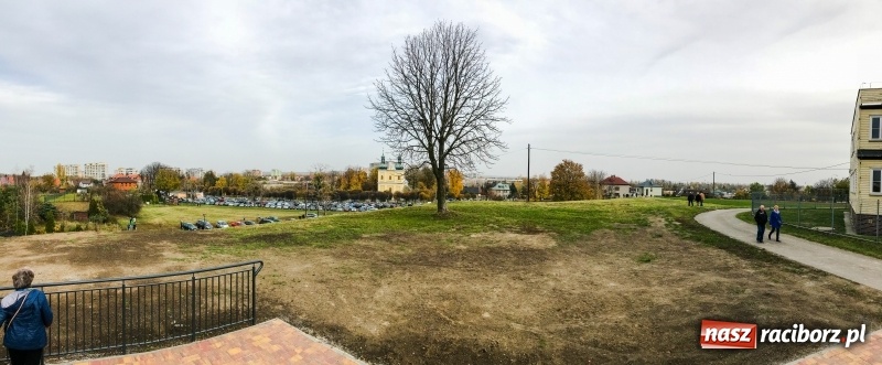 Zdjęcie w galerii na portalu naszraciborz.pl: Pomyślano o pięknych widokach, ale nie o matkach z wózkami i rowerzystach wiadomości z regionu