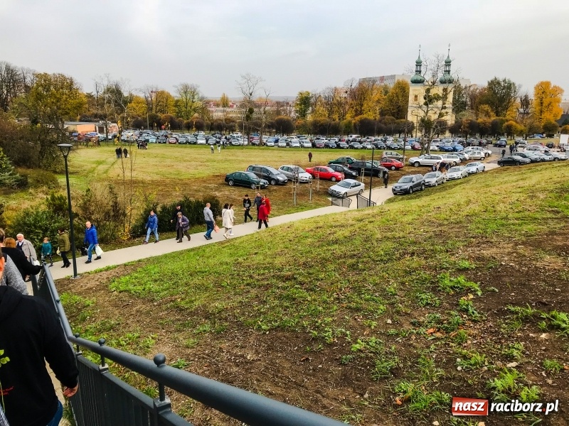 Zdjęcie w galerii na portalu naszraciborz.pl: Pomyślano o pięknych widokach, ale nie o matkach z wózkami i rowerzystach wiadomości z regionu