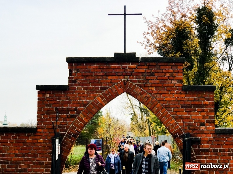 Zdjęcie w galerii na portalu naszraciborz.pl: Pomyślano o pięknych widokach, ale nie o matkach z wózkami i rowerzystach wiadomości z regionu