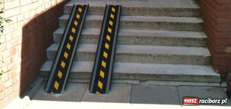 Zdjęcie w galerii na portalu naszraciborz.pl: Pomyślano o pięknych widokach, ale nie o matkach z wózkami i rowerzystach wiadomości z regionu